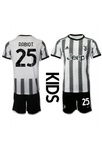 Juventus Adrien Rabiot #25 Babytruitje Thuis tenue Kind 2022-23 Korte Mouw (+ Korte broeken)